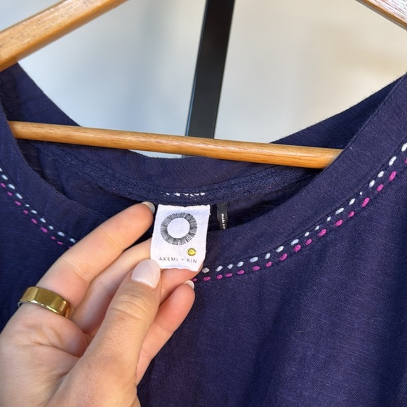 Anthropologie Akemi and Kim off shoulder top size small - Picture 3 of 5